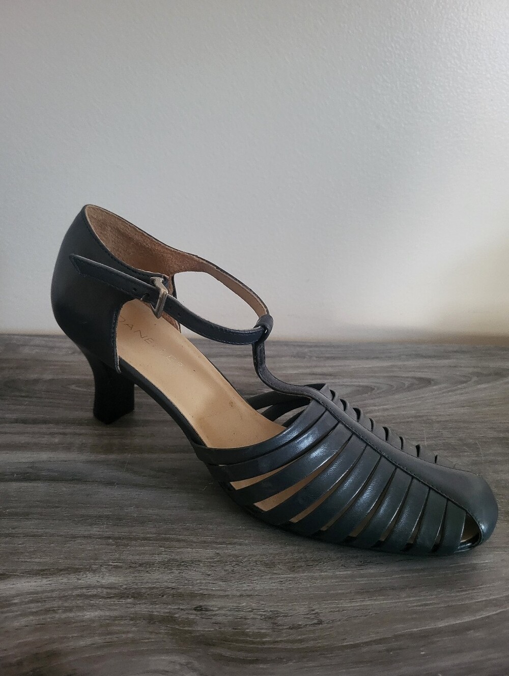 Danelle Cashmere T-Strap Caged Heels Navy Leather Size 7.5